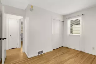 2112 Hawthorne Ave E, Saint Paul, MN 55119 - Photo 12