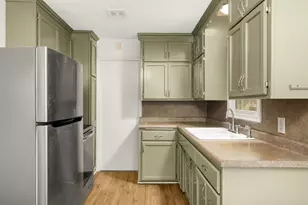 2112 Hawthorne Ave E, Saint Paul, MN 55119 - Photo 10