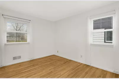 2112 Hawthorne Avenue E, Saint Paul, MN 55119 - Photo 14