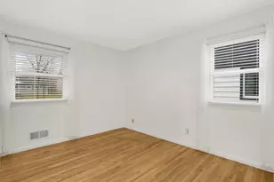 2112 Hawthorne Ave E, Saint Paul, MN 55119 - Photo 14