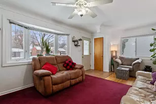 4819 Hampshire Ave N, Crystal, MN 55428 - Photo 8