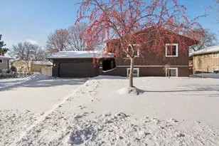 7733 Hampshire Ave N, Brooklyn Park, MN 55445 - Photo 2