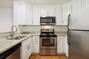 7621 Edinborough Way, Edina, MN 55435 - Photo 10