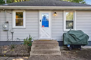 1812 Carl St, Lauderdale, MN 55113 - Photo 4