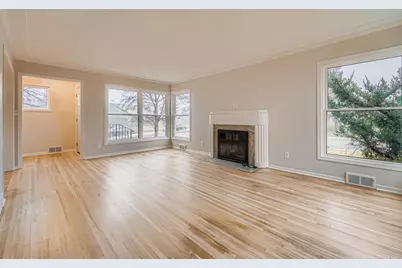 1581 Pinehurst Avenue, Saint Paul, MN 55116 - Photo 4