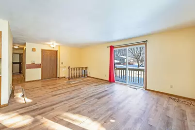 225 S 7th Avenue E #E, Truman, MN 56088 - Photo 4