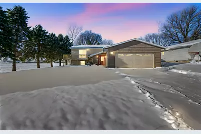 225 S 7th Avenue E #E, Truman, MN 56088 - Photo 1