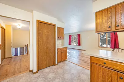 225 S 7th Avenue E #E, Truman, MN 56088 - Photo 8