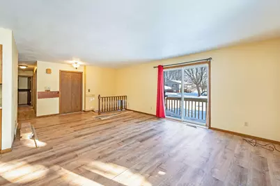 225 S 7th Avenue E #E, Truman, MN 56088 - Photo 4