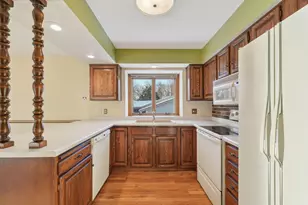 440 S River Hills Rd, River Falls, WI 54022 - Photo 2