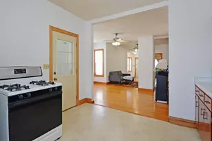 653 Thomas Ave, Saint Paul, MN 55104 - Photo 12