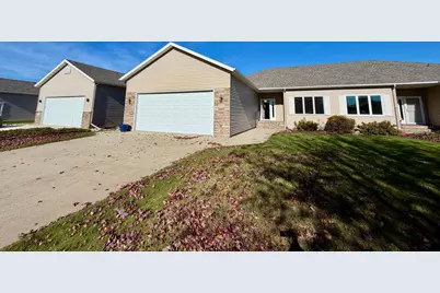 626 43rd Avenue S, Moorhead, MN 56560 - Photo 2