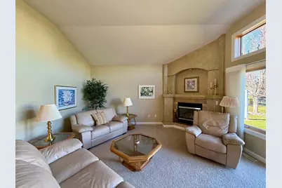 626 43rd Avenue S, Moorhead, MN 56560 - Photo 4