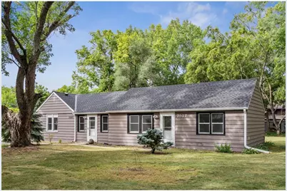 7527 Newton Avenue N, Brooklyn Park, MN 55444 - Photo 2