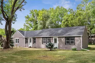 7527 Newton Ave N, Brooklyn Park, MN 55444 - Photo 2