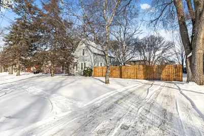 204 Wilson Avenue NE, Saint Cloud, MN 56304 - Photo 2