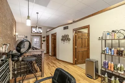 25 S Park Avenue, Le Center, MN 56057 - Photo 14