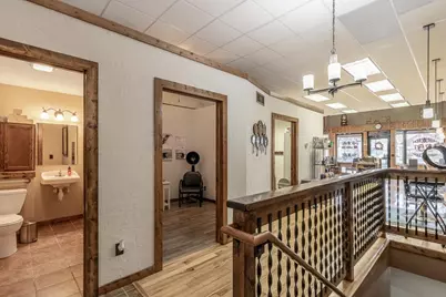 25 S Park Avenue, Le Center, MN 56057 - Photo 16