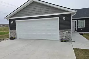 1037 Village Ln, Detroit Lakes, MN 56501 - Photo 2