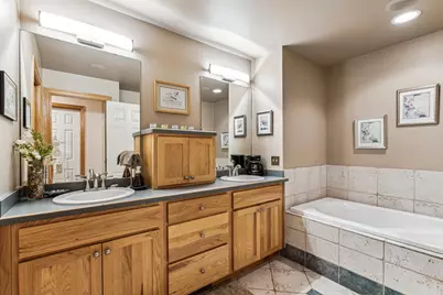 4584 Lake Court, White Bear Lake, MN 55110 - Photo 16