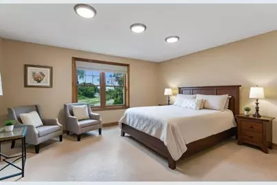 4584 Lake Court, White Bear Lake, MN 55110 - Photo 14