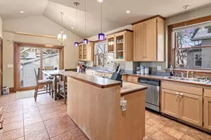 885 Sherwood Ave, Saint Paul, MN 55106 - Photo 12