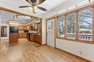 4832 Maryland Ave N, Crystal, MN 55428 - Photo 8