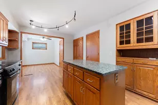 4832 Maryland Ave N, Crystal, MN 55428 - Photo 6