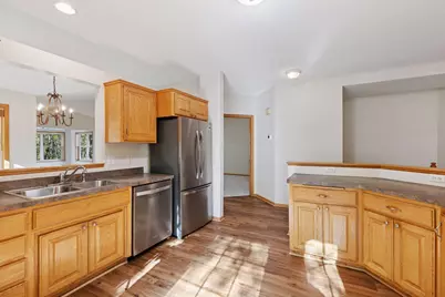 2137 Albemarle Court N, Roseville, MN 55113 - Photo 12