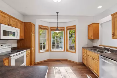 2137 Albemarle Court N, Roseville, MN 55113 - Photo 10