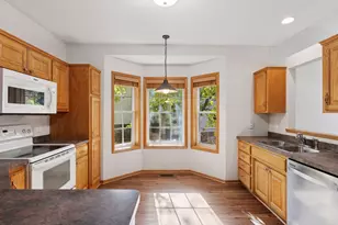 2137 Albemarle Ct N, Roseville, MN 55113 - Photo 10