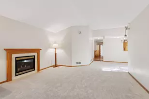 2137 Albemarle Ct N, Roseville, MN 55113 - Photo 6