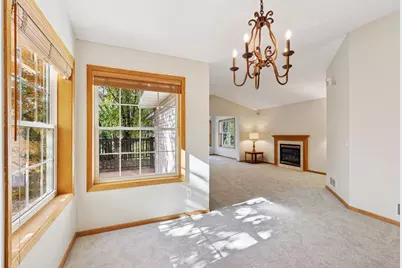 2137 Albemarle Court N, Roseville, MN 55113 - Photo 4