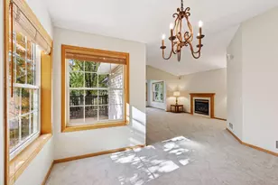 2137 Albemarle Ct N, Roseville, MN 55113 - Photo 4