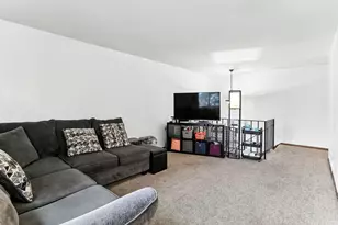 3945 Gershwin Ave N, Oakdale, MN 55128 - Photo 2