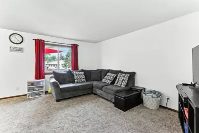 3945 Gershwin Avenue N, Oakdale, MN 55128 - Photo 4