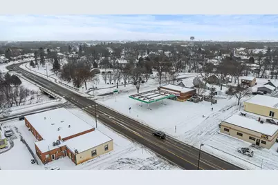 304 E College Drive, Marshall, MN 56258 - Photo 8