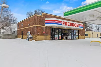 304 E College Drive, Marshall, MN 56258 - Photo 2