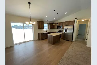 1437 34th Avenue SW, Cambridge, MN 55008 - Photo 2