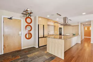 1235 Yale Pl, Minneapolis, MN 55403 - Photo 2