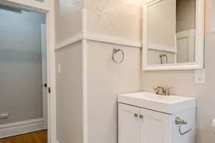 220 W 33rd St, Minneapolis, MN 55408 - Photo 44