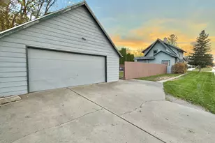 1201 6th St SW, Willmar, MN 56201 - Photo 2