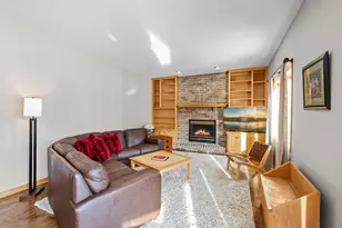 447 Theis Dr, Shakopee, MN 55379 - Photo 6