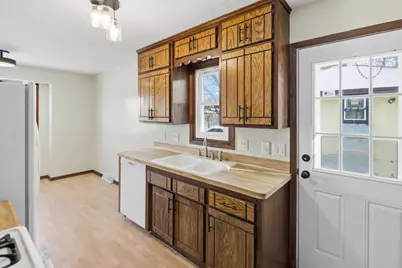 960 43 1/2 Avenue NE, Columbia Heights, MN 55421 - Photo 4