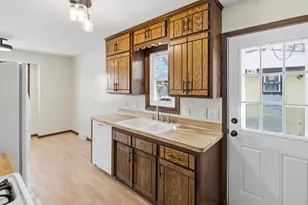 960 43 1/2 Ave NE, Columbia Heights, MN 55421 - Photo 4