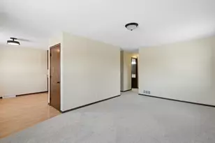 960 43 1/2 Ave NE, Columbia Heights, MN 55421 - Photo 6