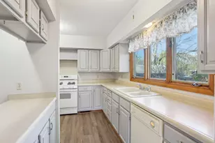 13753 Forest Blvd N, Hugo, MN 55038 - Photo 4