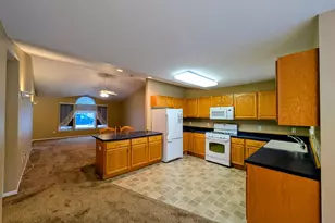 1213 E Ashmore Ave, Montevideo, MN 56265 - Photo 10