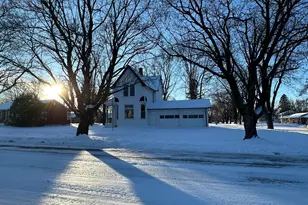 106 N Park St, Hendricks, MN 56136 - Photo 2