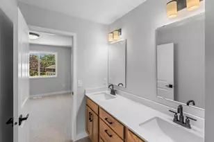 16651 S Manor Rd, Eden Prairie, MN 55344 - Photo 20